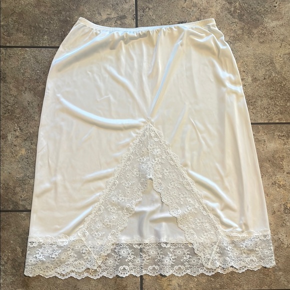 Elegant White Lace Trim Slip - Picture 1 of 7